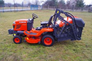 Miasto Kalety zakupiło kosiarko-traktorek na potrzeby utrzymania obiektów sportowych